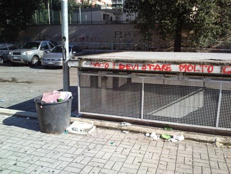 Come tentare la riqualificazione delle aree verdi non di pregio? Le foto vomitevoli di Piazza Sabaudia e una proposta