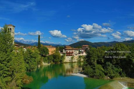 Il fiume Natisone e il Borgo Brossana visti dal Ponte del Diavolo a Cividale del Friuli (UD) — con Mirco Cipolat