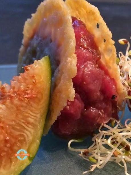 Sandwich di tartare di manzo ai fichi