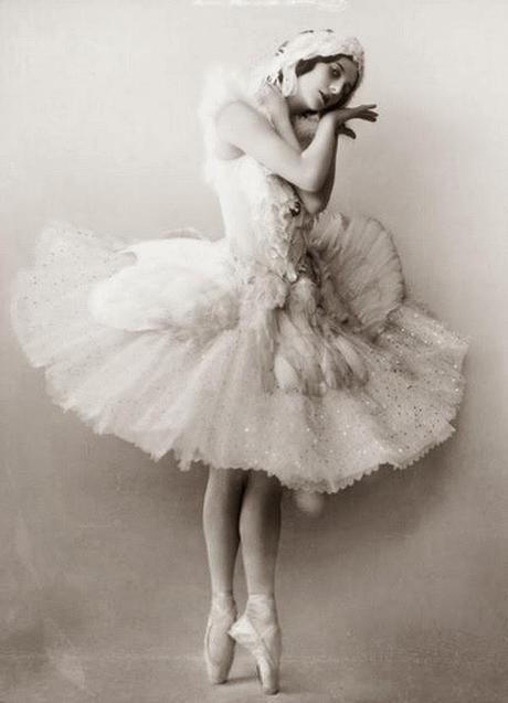 Anna Pavlova and her pet swan Jack.