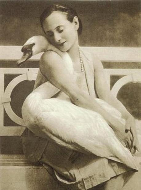 Anna Pavlova and her pet swan Jack.