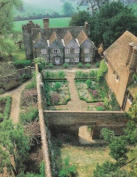 GARDEN HISTORY - The Victorian Walled Garden.