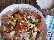 Insalata Estiva Pesche Prosciutto Scaglie Mandorle Salsa allo Yogurt