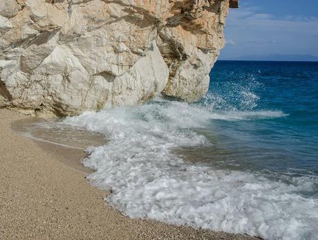 Albania 19: Spiagge e divise