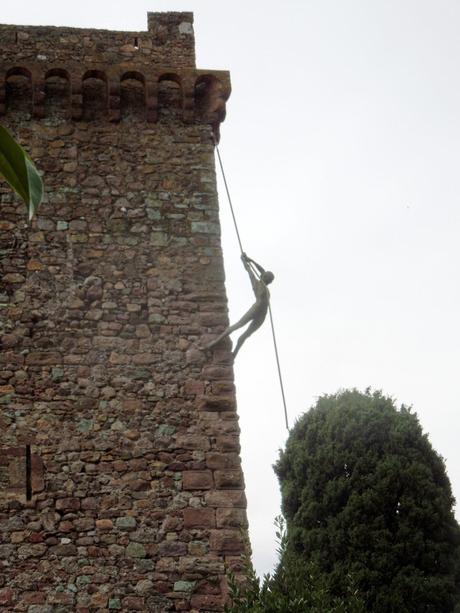 dai Clews, dove gli angeli si guardano l'ombelico