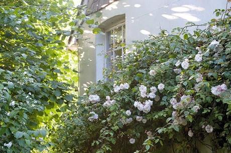 Virginia and Leonard Woolf's XVIIth century retreat: Monk's House and its garden.