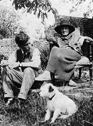 Virginia and Leonard Woolf's XVIIth century retreat: Monk's House and its garden.