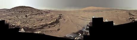 Curiosity sol 610 - Monte Sharp e Monte Remarkable (a sinistra)