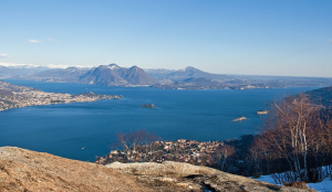 Uno scatto del panorama sul Lago Maggiore (buonricordo.com)