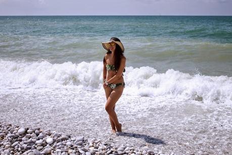 Outfit || Camo & Flowers bikini