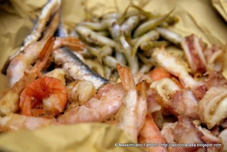 La ricetta di un'ottima frittura di pesce fresco per questa pazza estate 2014 - Acciughe, totani, acquadelle e gamberi rossi di santa margherita