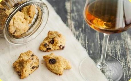 Biscotti al vino passito con uvetta