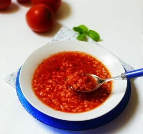 domatosoupa (zuppa di pomodori)