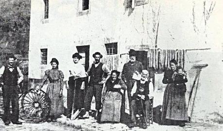 Bagni di Lucca- Famiglia c ontadina- Foto tratta da 