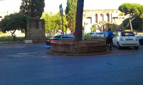 Tutto lo schifo di Porta Maggiore. Area archeologica stupenda in nodo di scambio strategico. Dovunque al mondo sarebbe tirata a lucido, da noi invece...