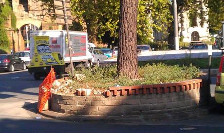 Tutto lo schifo di Porta Maggiore. Area archeologica stupenda in nodo di scambio strategico. Dovunque al mondo sarebbe tirata a lucido, da noi invece...