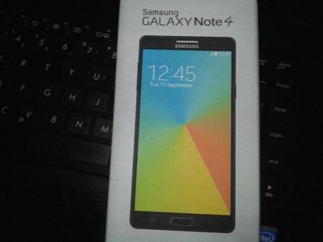 10082014.jpg 600x450 Galaxy Note 4:è questa la confezione di vendita? smartphone  samsung Galaxy Note 4; Smartphone 