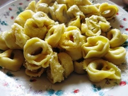 Tortellini con salsa al curry