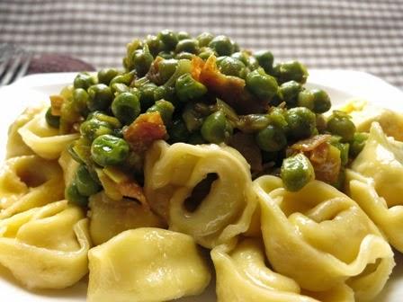 Tortellini con salsa al curry