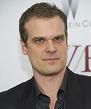 “State Of Affairs”: arruola David Harbour come series regular