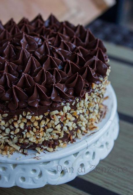 torta cioccolato e nocciole senza latte e senza uova