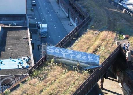 Scene da un abbandono: la High Line tra il 1999 e il 2006. Credits: TheHighline.org