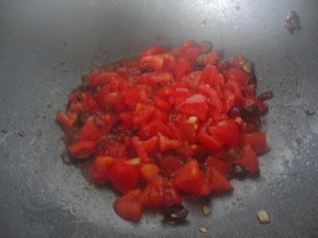 Gnocchetti di ceci pomodorini e gallinella di mare