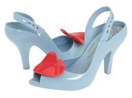 Scarpe firmate Vivienne Westwood. La rivincita della gomma