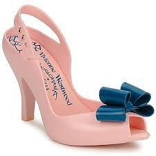 Scarpe firmate Vivienne Westwood. La rivincita della gomma