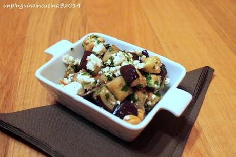 Insalata di melanzane al forno con anacardi e feta