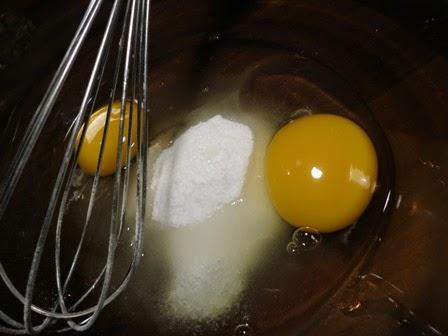 Torta rovesciata di pere con glassa al cioccolato