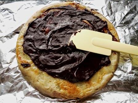 Torta rovesciata di pere con glassa al cioccolato