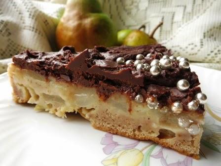 Torta rovesciata di pere con glassa al cioccolato