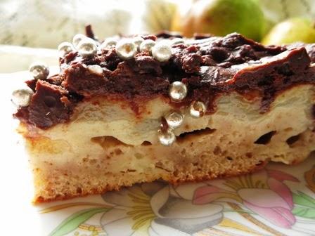 Torta rovesciata di pere con glassa al cioccolato