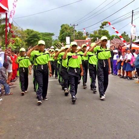 Il popolo indonesiano festeggia lndipendenza