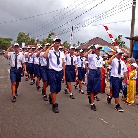 Il popolo indonesiano festeggia lndipendenza