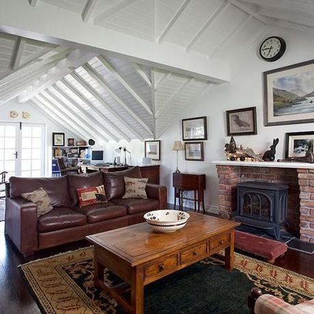 Living room | County Antrim cottage | House tour | PHOTO GALLERY | 25 Beautiful Homes | Housetohome.co.uk