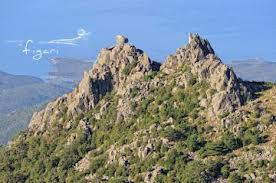 figari: montagne e mare