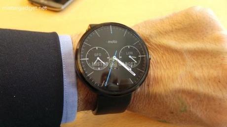 Moto 360 600x337 Moto 360 apparso sul sito Best Buy al costo di 250$ news  motorola moto 360 motorola android wear 