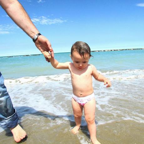 IL MARE IL SUO OMBELICO, IMPLODE IN UN GOMITOLO DI EMOZIONI - MEZZELUNE AI GAMBERETTI E RUCOLA CON FANTASIA DI SCAMPI E VONGOLE AL SALTO