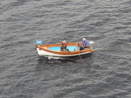 Pescatori vicino al Castello di Urquhart