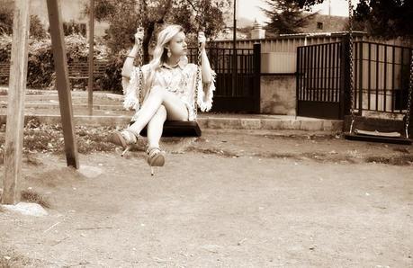 Playing with Romwe cardigan Romwe cardigan Oasap denim shorts petite models petite fashion blogger Teresa Morone