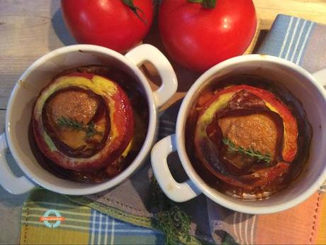 Pomodori ripieni di soufflé saporito