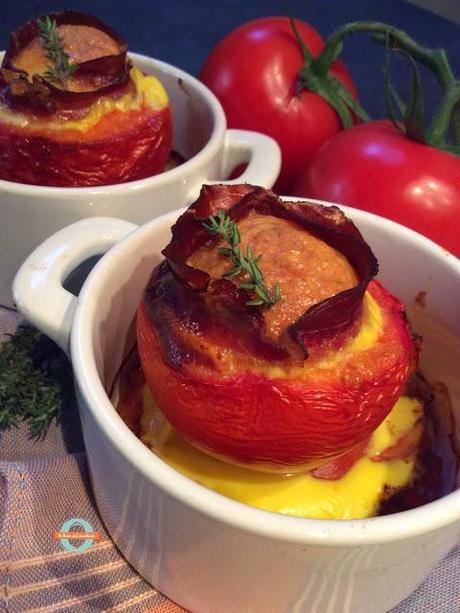 Pomodori ripieni di soufflé saporito