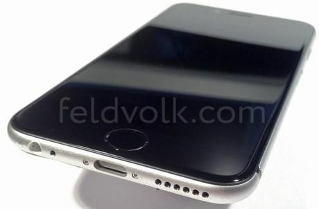 Nuove foto mostrano l’iPhone 6 parzialmente assemblato iphone6assembled2