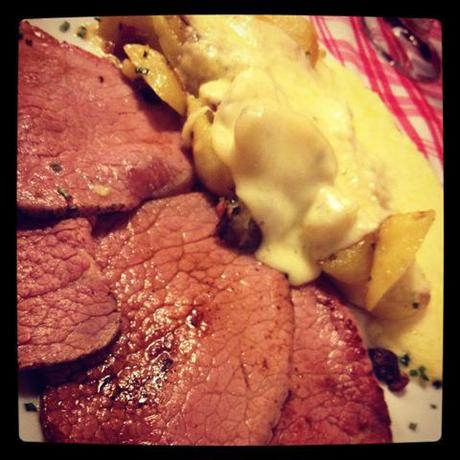 carne salada con patate al formaggio