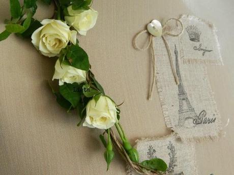 Un manichino e una corona