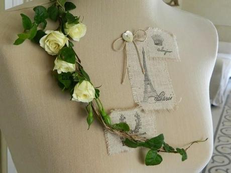 Un manichino e una corona