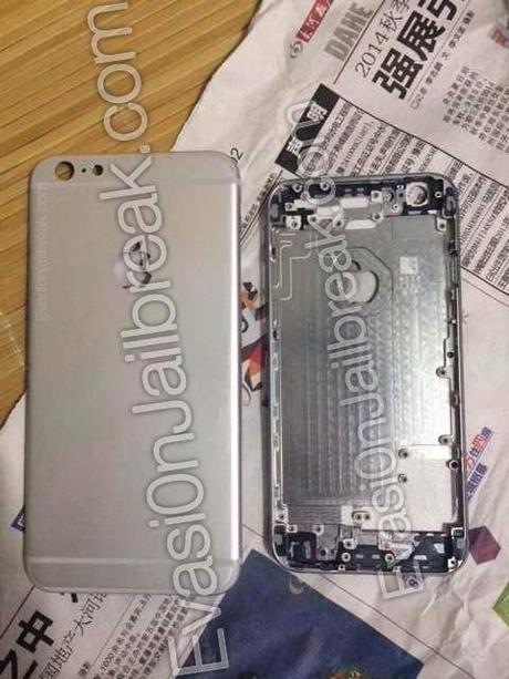 Mostrata la scocca del possibile iPhone 6 da 5,5 pollici rearshell2