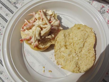 PAN BRIOCHE A NODINI DI GIOVANNA CON INSALATA CAPRICCIOSA PAN BRIOCHE A NODINI DI GIOVANNA CON INSALATA CAPRICCIOSA